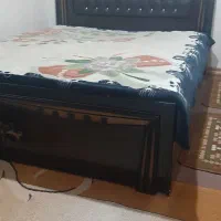 تخت دو نفر میز آرایش|تخت و سرویس خواب|کاشان, شهرک خاتم الانبیا (مسکن ملی کاشان)|دیوار