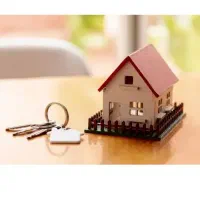طبقه اول با حیاط خلوت بزرگ