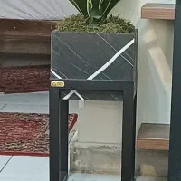 گلدون پایه فلزی