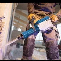 تخریب کار پیکور  با حمل نخاله حفر چاه