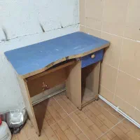 میز و قفسه مغازه