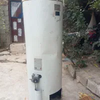 آبگرمکن قدی ایستاده بدون هیچ سوراخی و ایرادی