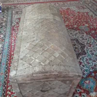 صندوق کهنه قدیمی قفل دار
