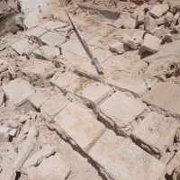 کارگر تخریب وساختمانی