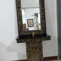 آینه و میز درحد نو