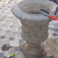 گلدان بسیار بزرگ نسبتا قدیمی مناسب باغ ویلا