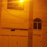 رهن خانه ویلایی دوطبقه غرق در نور درب ساخت