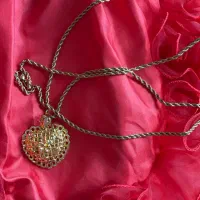 گردنبند و دستبند