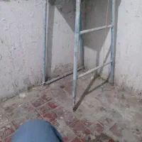 چهار پایه فلزی