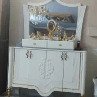 کنسول در حد نو سفید نوار دورش اینه ی
