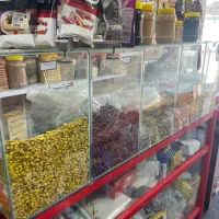 ویترین شیشه ای