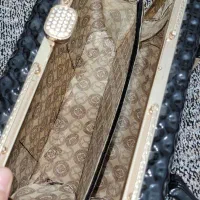 کیف|کیف، کفش، کمربند|رباط‌کریم, رباط‌کریم|دیوار