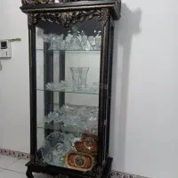 ویترین تاج دار