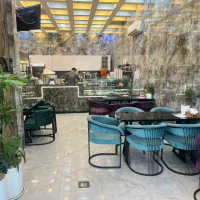 همکار خانم و آقا جهت کار در بستنی فروشی