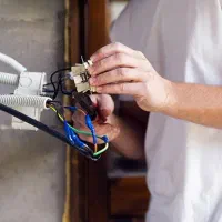 برقکشی ساختمان و تعمیرات آیفون