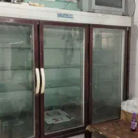 دو عدد یخچال ویترینی و مغازه ای