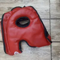 کلاه بوکس کاملا نو استفاده نشده همراه دستکش بوکس