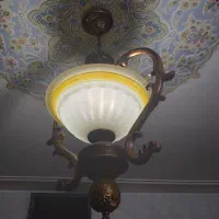 ۲عدد لوستر پنج حبابه و ۱عدد دیوارکوب و ۱عددتک حباب
