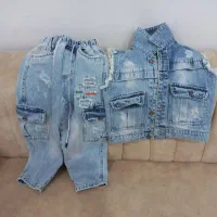 یک دست لباس جین