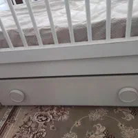 تخت گهواره ای کشودار|تخت و صندلی بچه|کرج, کمال‌شهر|دیوار
