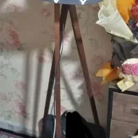 آباژورایستاده