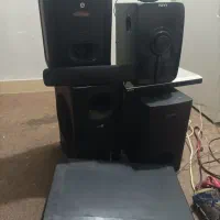 تعدادی باند و اسپیکر