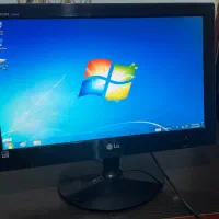 کامپیوتر تکمیل همراه با باند و میزش