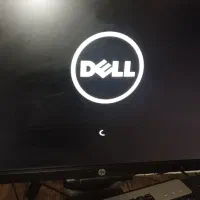 کامپیوتر با مانیتور و موس