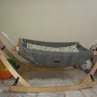 تخت کنار مادرو گهواره