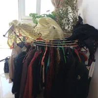 تعداد زیادی وسایل شخصی زنانه در حد نو|لباس|تبریز, |دیوار