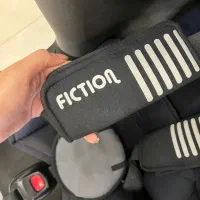 صندلی ماشین استفاده نشده برند فیکشن|تخت و صندلی بچه|رشت, دیلمان|دیوار