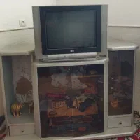 تلویزیون با میز