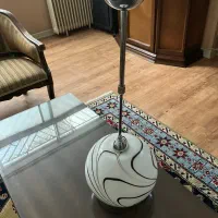 چراغ رومیزی سه شعله در حد نو و چراغ سقفی