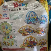 زمینه بازی نوزاد