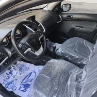 207 کاملا خانگی تک برگ