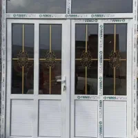 درب و پنجره پی وی سی . کرکره برقی . جک درب . توری