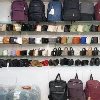 همکار خانم جهت کار در کیف فروشی