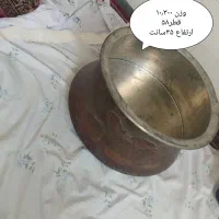 تعدادی ظروف مسی قدیمی تمیز و دوتا چراغ نفتی|کلکسیون اشیاء عتیقه|یزد, |دیوار