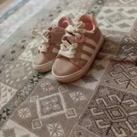 دو جفت کفش اسپورت و مجلسی