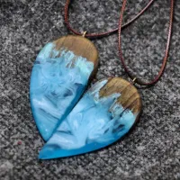 گردنبند رزین و چوب شب نما|بدلیجات|شیراز, طلاب|دیوار