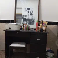 میز آرایش و صندلی آرایشگاه و دستگاه شمع|آرایشگاه و سالنهای زیبایی|قشم, |دیوار