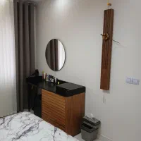 تخت خواب دونفره همراه با دراور و میز آرایش|تخت و سرویس خواب|رشت, اسماعیل آباد|دیوار