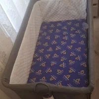 تخت کنار مادر زویه