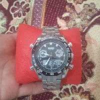 یک عدد ساعت skmel