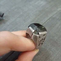 تعدادی انگشتر مردانه با سنگهای نفیس