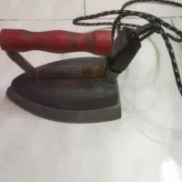 اتو عتیقه|کلکسیون اشیاء عتیقه|اصفهان, خانه اصفهان|دیوار