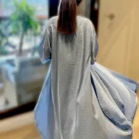 پذیرش خانم در مدل پوشاک