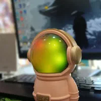 اسپیکر آدم فضایی