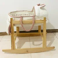 گهواره نوزاد نو نو بسیار شیک و تمیز|تخت و صندلی بچه|نسیمشهر, |دیوار