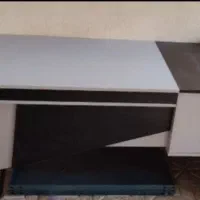 میز تحریر اداری